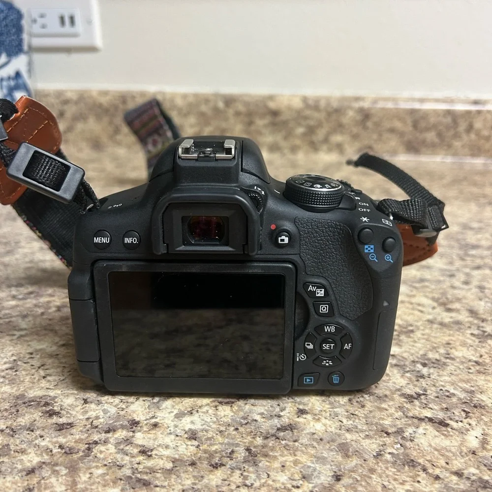 Canon Rebel EOS T6i
